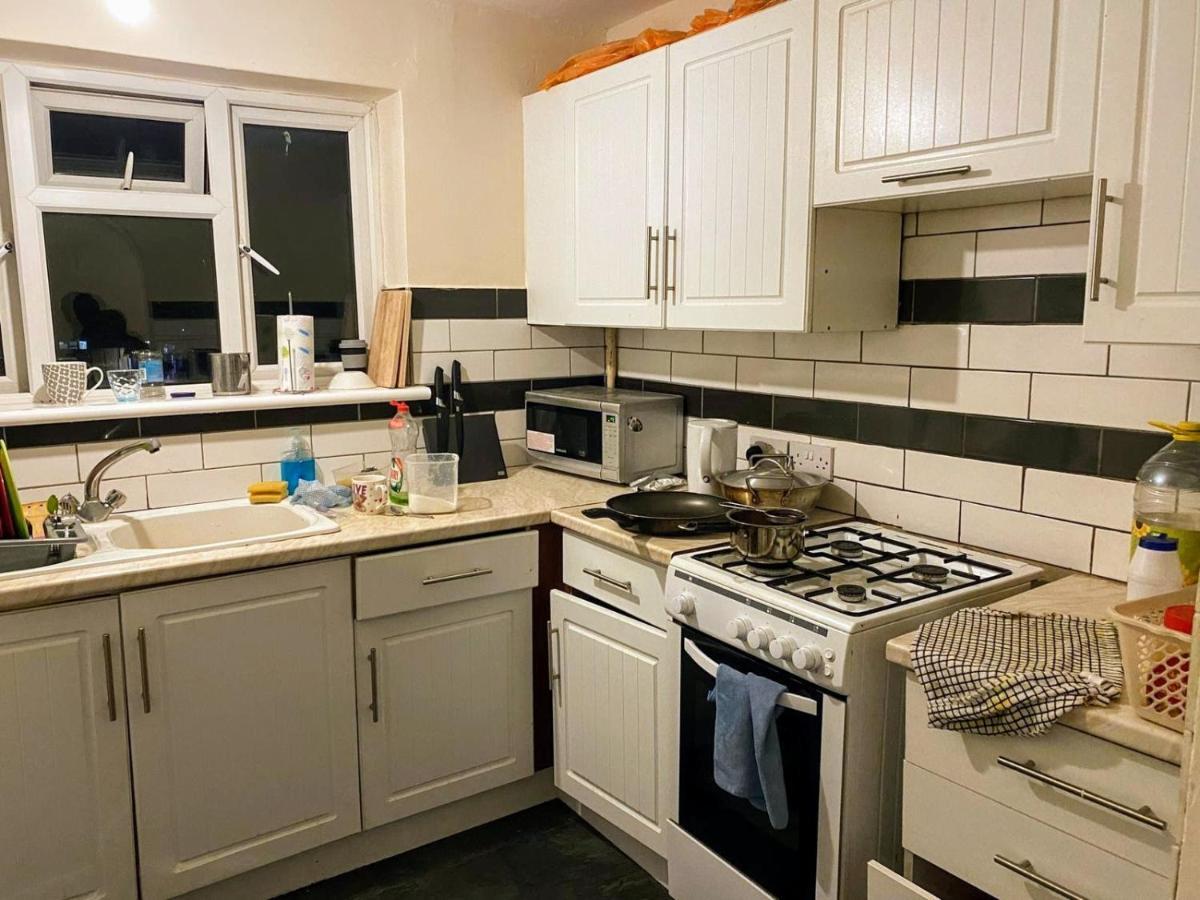 Comfortable Double Bedroom In London Hornchurch Luaran gambar